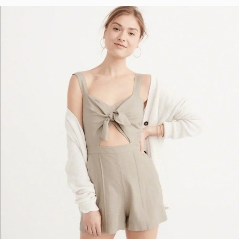 Abercrombie & Fitch Beige Tie-Front Romper